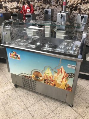 Carpigiani Bon Bon Softeis-und Frozen Joghurt Vitrine
