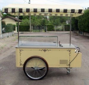 Eiswagen Eisvitrine Carrentino ISA Italien