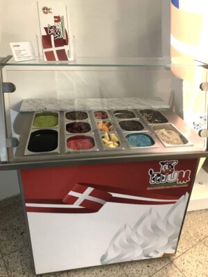 Frisani Softeis Frozen Yogurt-Bar Vitrine