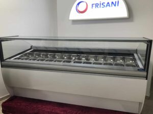 Eisvitrine Ital Proget Gioia 24 Ausstellungstück ohne Betriebsstunden