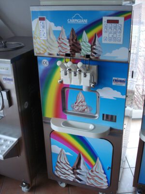 SOFTEIS UND FROZEN YOGURT MASCHINE CARPIGIANI RAINBOW 3
